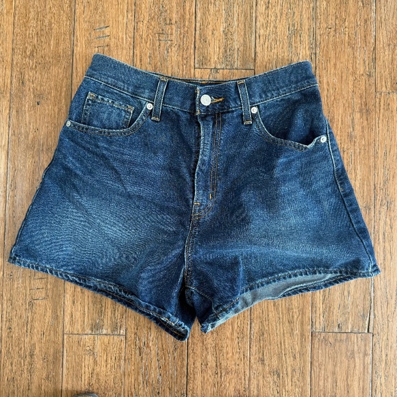 Levi’s high waisted mom shorts - Picture 1 of 4
